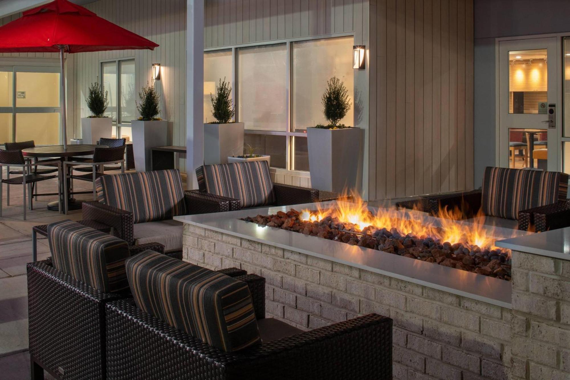 Towneplace By Marriott Suites Clarksville Exteriör bild